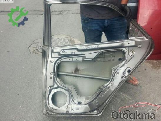 Kia Cerato Sağ Arka Kapı 2010-2012 çıkma parça