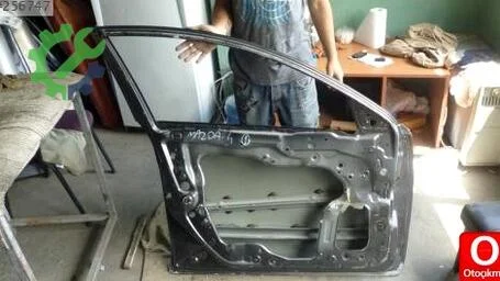 Mazda 3 Sol Ön Kapı 2010-2013 çıkma parça