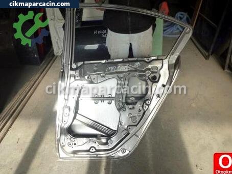 Mazda 3 Kapı (Arka Sağ) çıkma parça