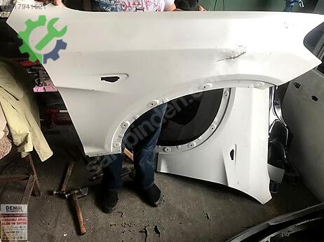 BMW X3 Ön Çamurluk çıkma parça