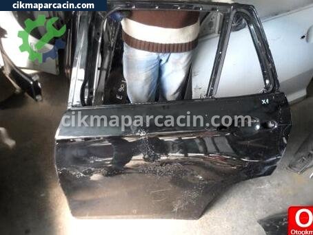 BMW X1 Sol Arka Kapı çıkma parça
