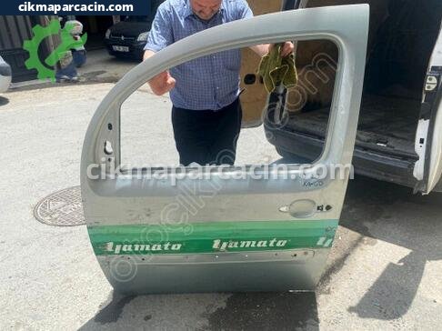 Renault Kangoo Sağ Ön Kapı çıkma parça