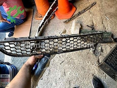 Volvo S60 Ön Panjur çıkma parça