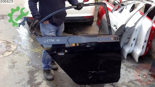 Volkswagen Jetta Sağ Arka Kapı 2011-2014 çıkma parça