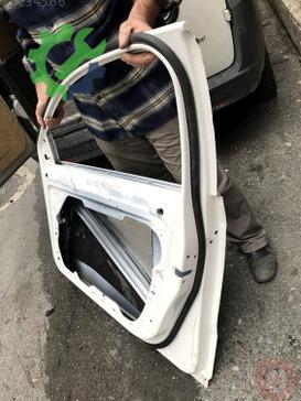 Volkswagen Passat Sağ Ön Kapı 2011-2014 çıkma parça