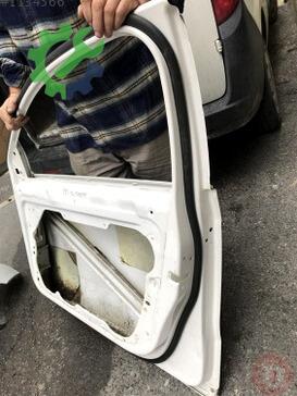 Volkswagen Passat Sağ Ön Kapı 2011-2014 çıkma parça