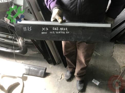 BMW X3 Kapı Çıtası çıkma parça