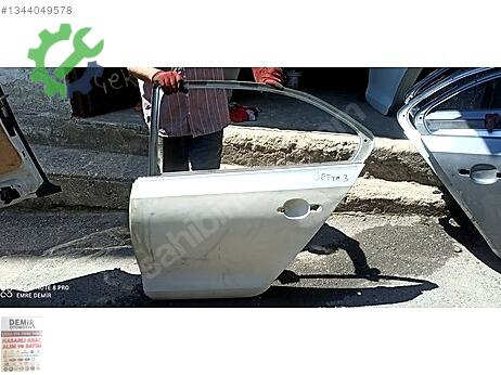 Volkswagen Jetta Sol Arka Kapı çıkma parça