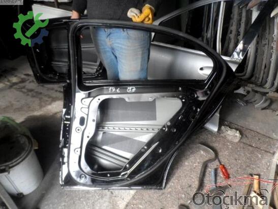 Mercedes-Benz A Serisi Sağ Arka Kapı 2012-2015 çıkma parça