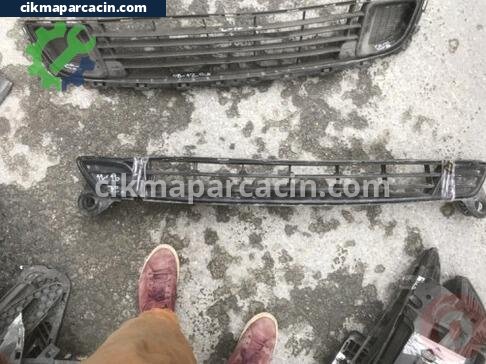 Peugeot 301 Tampon Izgarası çıkma parça