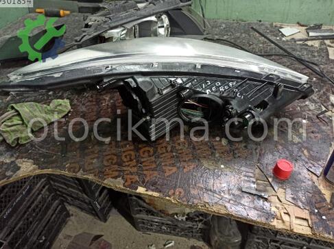 Hyundai i30 Sol Ön Far 2012-2016 çıkma parça