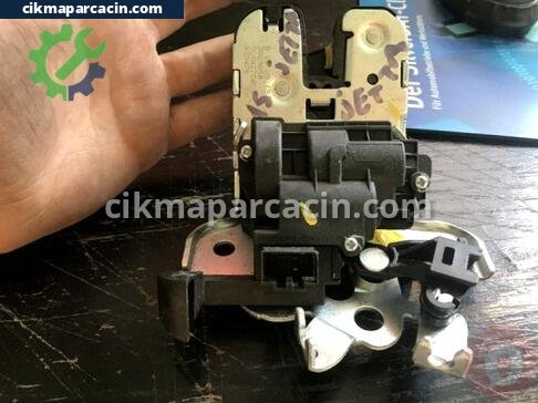 Volkswagen Jetta Bagaj Kilidi çıkma parça