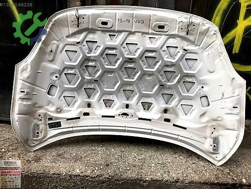 Volvo V40 Kaput çıkma parça