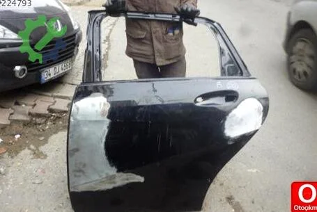 Mercedes-Benz B Serisi Sol Arka Kapı 2013-2015 çıkma parça