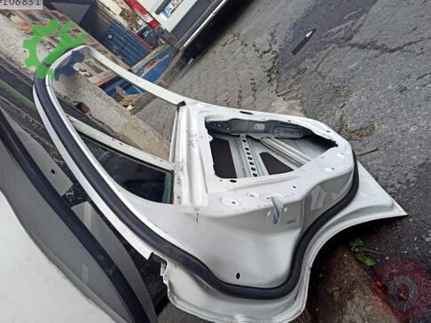 Mercedes-Benz E Serisi Sol Arka Kapı 2013-2016 çıkma parça