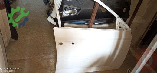 Skoda Octavia Sağ Ön Kapı 2013-2016 çıkma parça