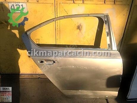 Skoda Octavia Sağ Arka Kapı çıkma parça