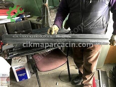 Jeep Grand Cherokee Sol Ön Kapı çıkma parça