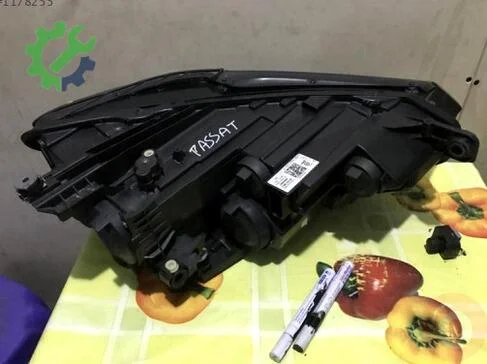 Volkswagen Passat Sol Ön Far 2016-2018 çıkma parça