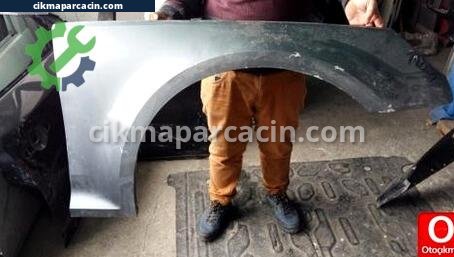 Audi A4 Sağ Ön Çamurluk çıkma parça