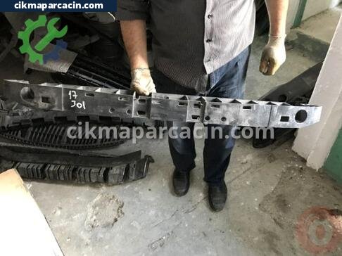 Peugeot 301 Tampon Braketi çıkma parça
