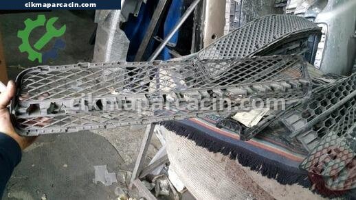 Mercedes-Benz C Serisi Tampon Izgarası çıkma parça