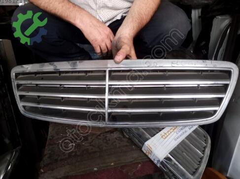 Mercedes-Benz C Serisi Ön Panjur çıkma parça