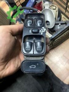 203 C SERİSİ CAM DÜĞMESİ MERCEDES ORJİNAL ÇIKMA PARÇA