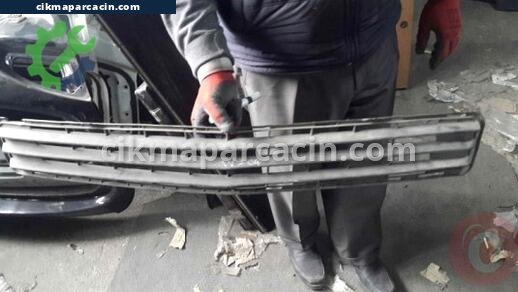 Mercedes-Benz C Serisi Tampon Izgarası çıkma parça