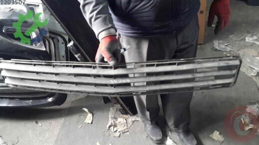 Mercedes-Benz C Serisi Tampon Izgarası çıkma parça