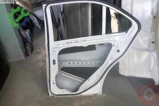 Mercedes-Benz C Serisi Sağ Arka Kapı çıkma parça