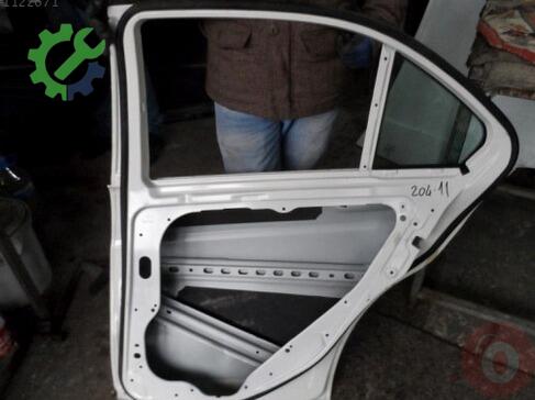 Mercedes-Benz C Serisi Sağ Arka Kapı çıkma parça