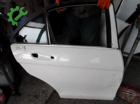 Mercedes-Benz C Serisi Sağ Arka Kapı çıkma parça