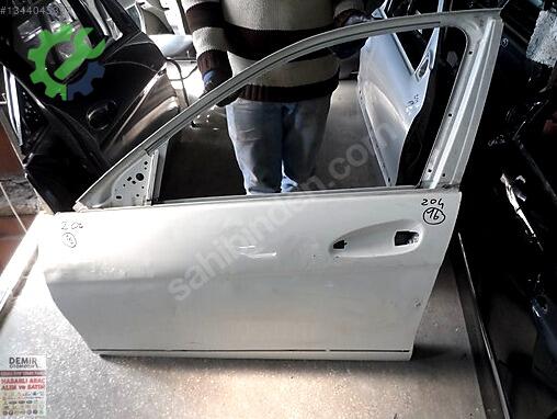 Mercedes-Benz C Sol Ön Kapı çıkma parça