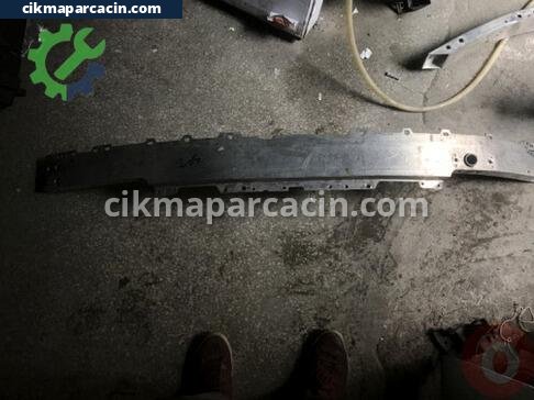 Mercedes-Benz C Serisi Ön Tampon Demiri çıkma parça