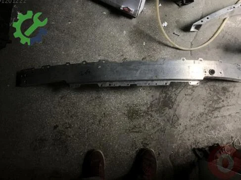 Mercedes-Benz C Serisi Ön Tampon Demiri çıkma parça