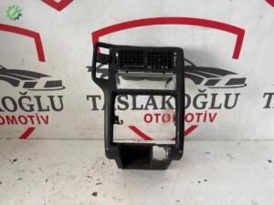 SEAT CORDOBA ORTA KALORİFER IZGARA VE ÇERÇEVESİ