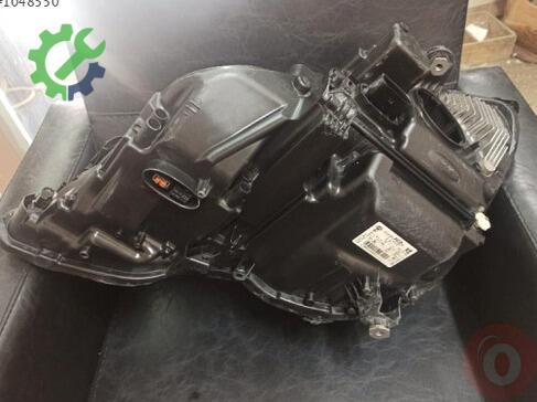 Mercedes-Benz E Serisi Sağ Ön Far çıkma parça
