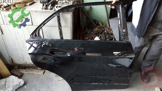 Mercedes-Benz E Serisi Sağ Arka Kapı çıkma parça