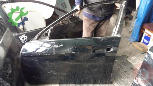 Mercedes-Benz E Serisi Sol Ön Kapı çıkma parça