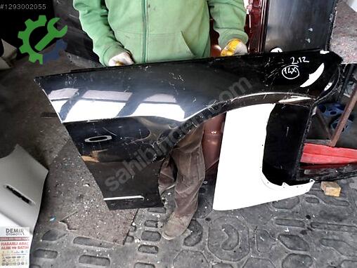 Mercedes-Benz E Sağ Ön Çamurluk çıkma parça