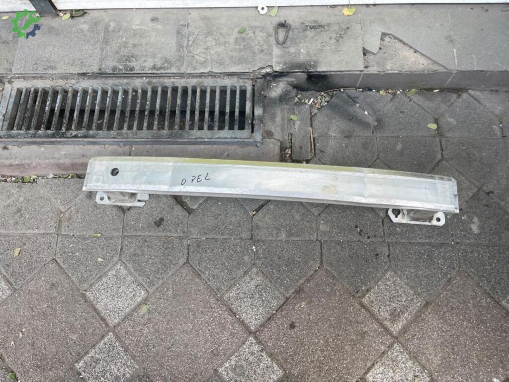 Opel Crossland Arka Tampon Demiri çıkma parça