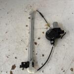 MAZDA 3 SOL ÖN CAM KRİKOSU