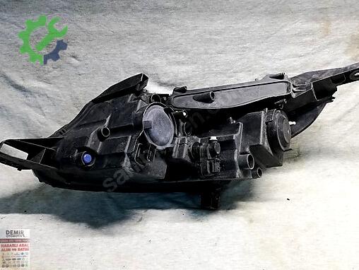Peugeot 3008 Sağ Ön Far çıkma parça
