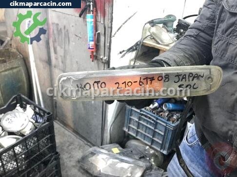 Mazda 323 Sinyal çıkma parça