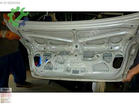 Mazda 323 Bagaj çıkma parça
