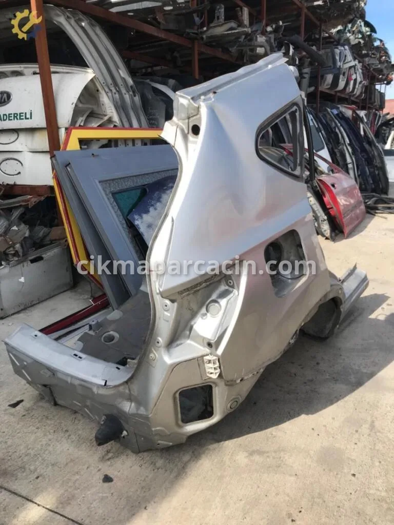 Nissan Qashqai Arka Çamurluk çıkma parça