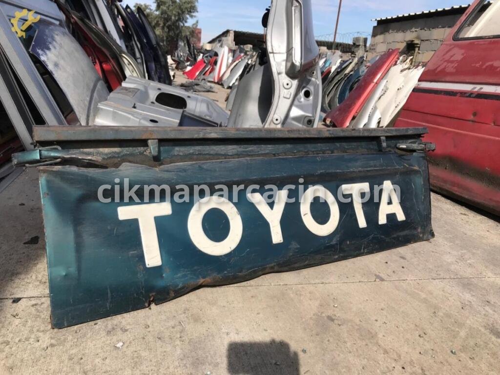 Toyota Hilux Bagaj Kapağı çıkma parça