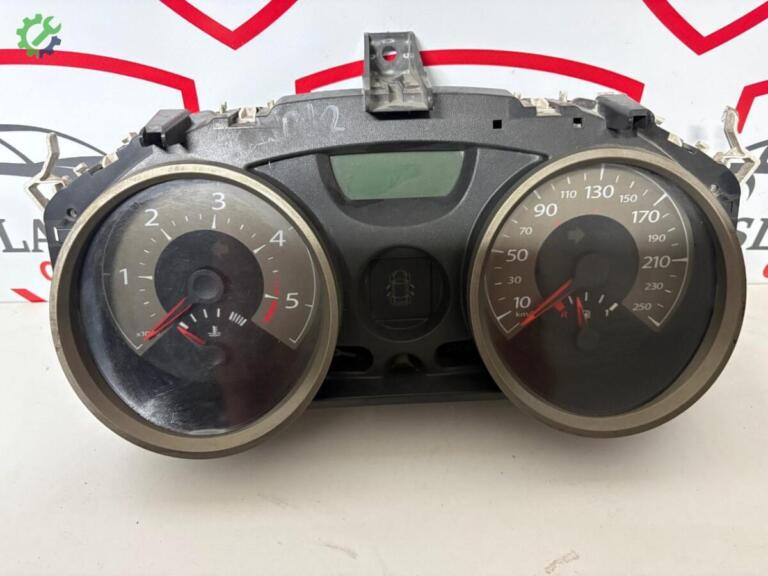 Renault Megane Gösterge Paneli çıkma parça