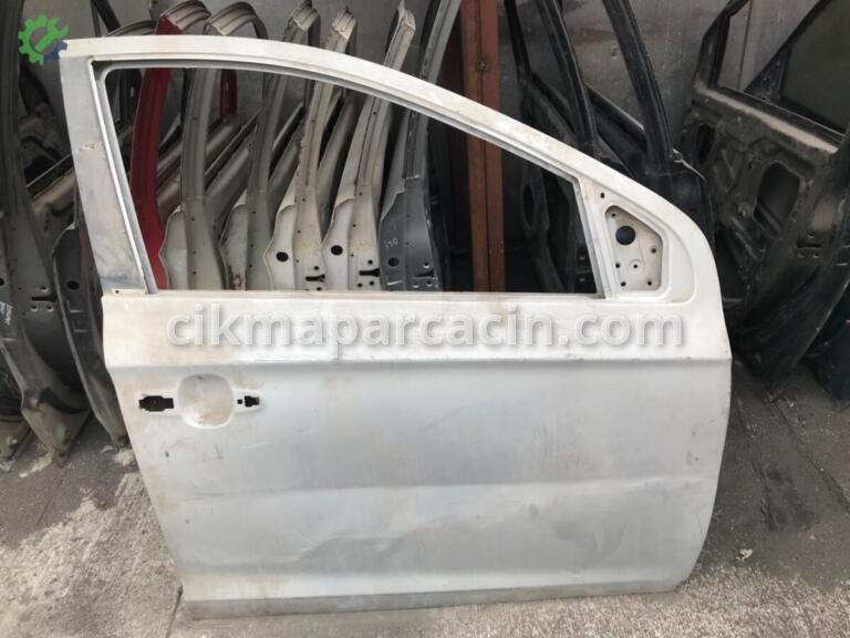 Hyundai i20 Sağ Ön Kapı çıkma parça